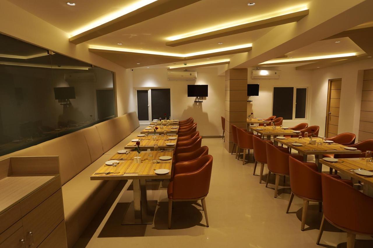Hotel Iswarya Residency Kottayam Esterno foto