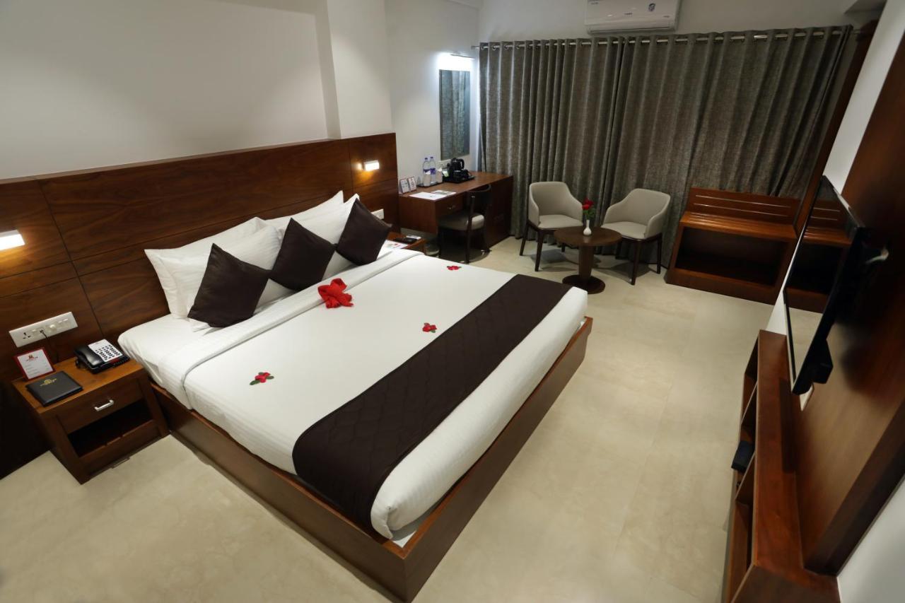 Hotel Iswarya Residency Kottayam Esterno foto