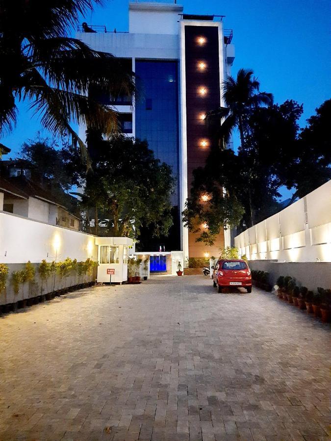 Hotel Iswarya Residency Kottayam Esterno foto