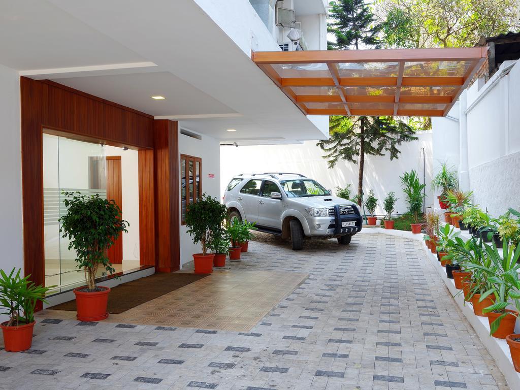 Hotel Iswarya Residency Kottayam Esterno foto