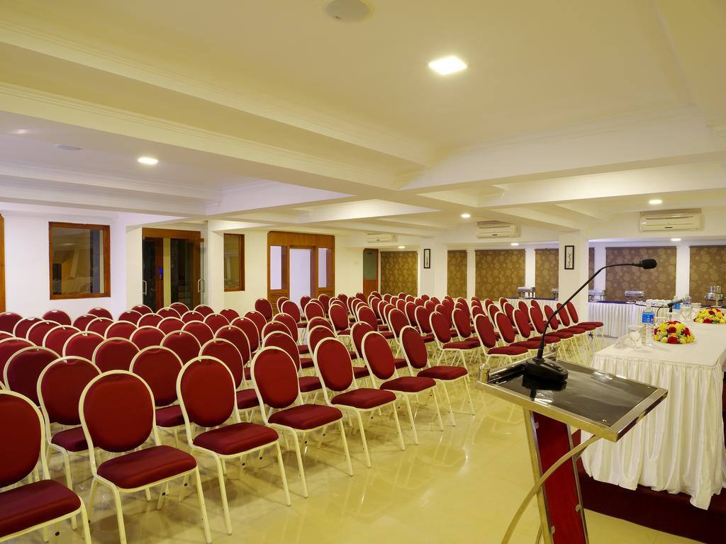 Hotel Iswarya Residency Kottayam Esterno foto